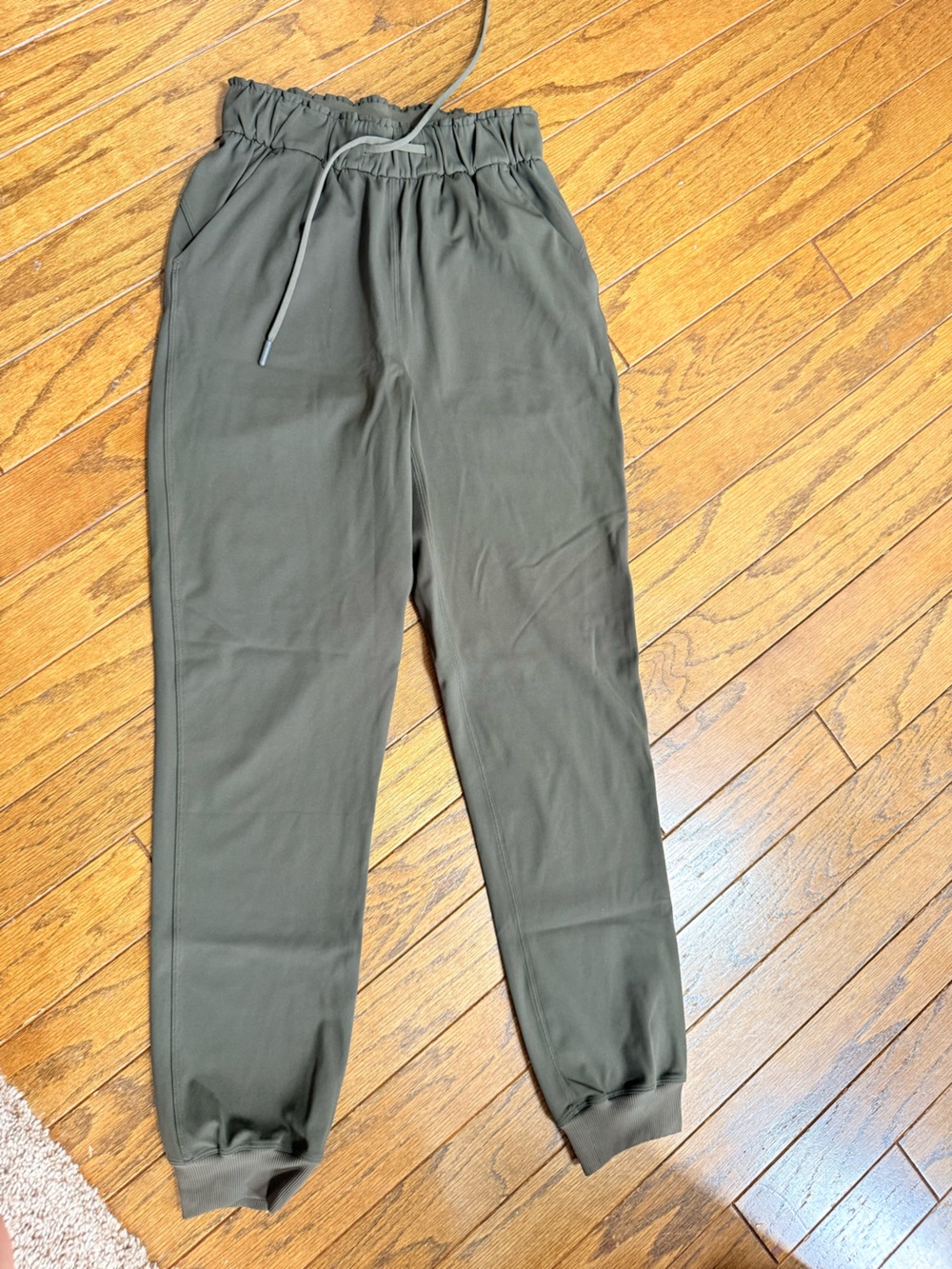 lululemon athletica women’s Olive Slim Joggers